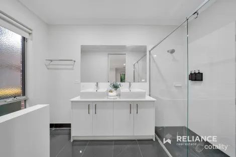 Property photo of 60 Seagrass Crescent Point Cook VIC 3030