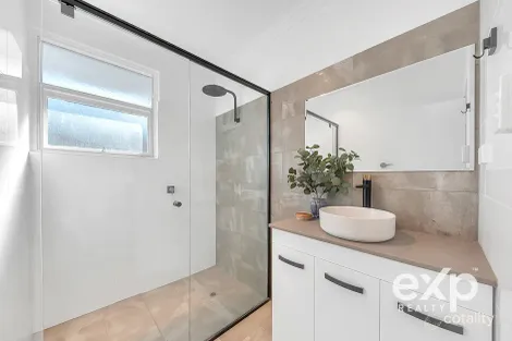 Property photo of 21 Heather Drive Para Vista SA 5093