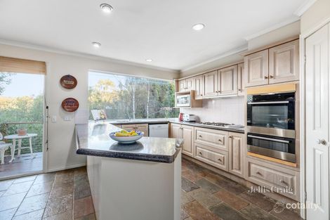 Property photo of 7 Lyons Rise Eltham VIC 3095