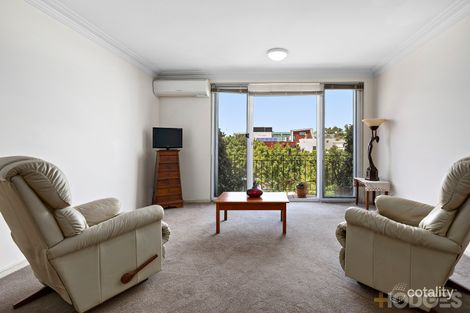 Property photo of 36/56 Beach Road Hampton VIC 3188