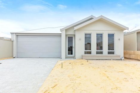 18 Gnaraloo Rd, Alkimos, WA 6038