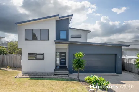 Property photo of 18 Echidna Grove Cowes VIC 3922