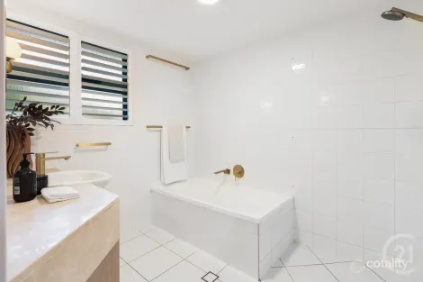 Property photo of 18/4 Serenity Close Noosa Heads QLD 4567