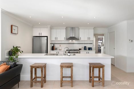 16 Curtain Dr, Leopold, VIC 3224