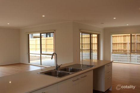 Property photo of 9 Rossiter Retreat Cranbourne North VIC 3977