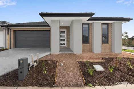 16 Beewar St, Mickleham, VIC 3064