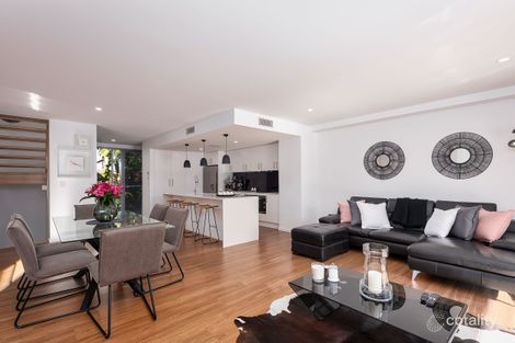 Property photo of 4/30 Coolangatta Road Coolangatta QLD 4225