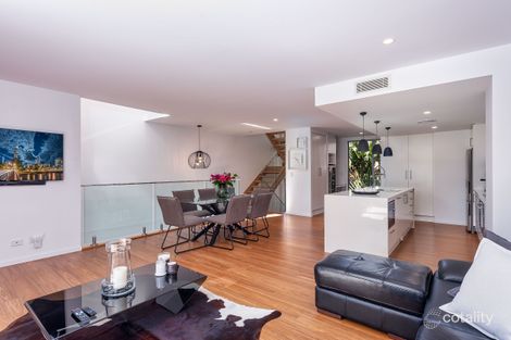 Property photo of 4/30 Coolangatta Road Coolangatta QLD 4225