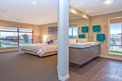 Property photo of 51 Park Orchard Drive Pakenham VIC 3810