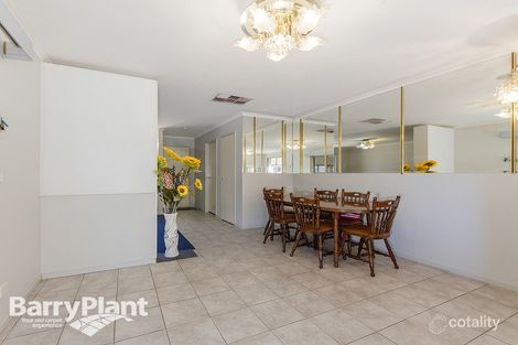Property photo of 1 Cassinia Close Delahey VIC 3037