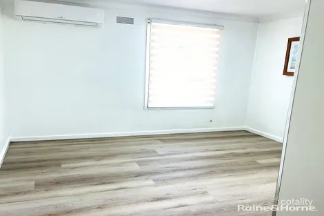 Property photo of 13 Tea Tree Crescent Macquarie Fields NSW 2564