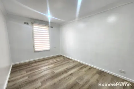 Property photo of 13 Tea Tree Crescent Macquarie Fields NSW 2564