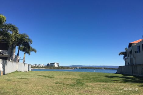 33-35 Hampton Ct, Paradise Point, QLD 4216