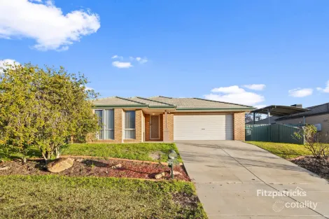 11 Quandong Pl, Forest Hill, NSW 2651