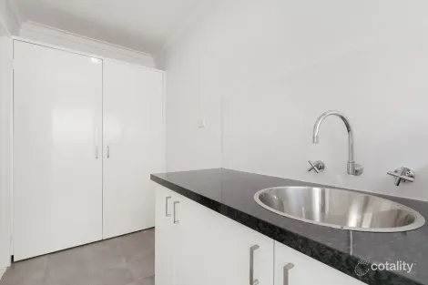 Property photo of 10 Claygate Way Kingsley WA 6026