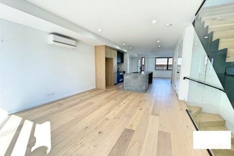 Property photo of 2/14 Frederick Street Doncaster VIC 3108