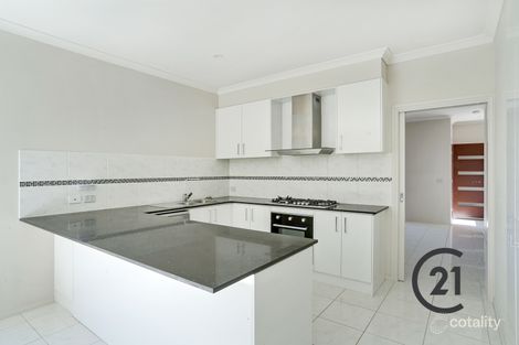 Property photo of 2/126 Circle Drive South Cranbourne VIC 3977