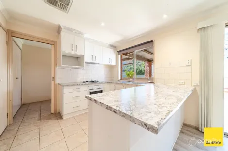 Property photo of 1 Tomkinson Drive Golden Square VIC 3555