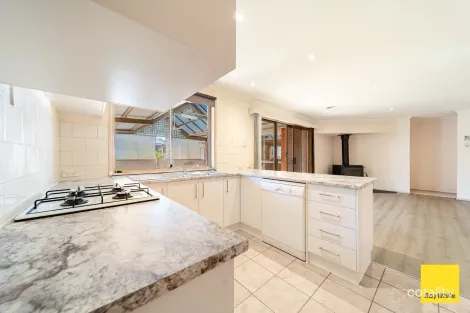Property photo of 1 Tomkinson Drive Golden Square VIC 3555