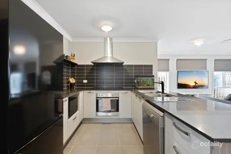 Property photo of 27 Looby Crescent Pimpama QLD 4209