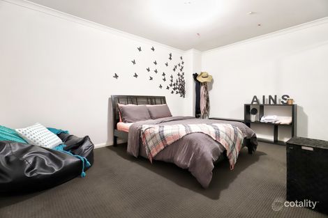 Property photo of 11 Whitby Place Craigieburn VIC 3064