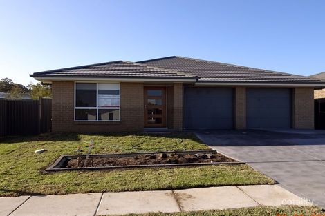 19 Santa Fe Cl, Cameron Park, NSW 2285