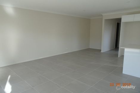 Property photo of 19 Santa Fe Close Cameron Park NSW 2285