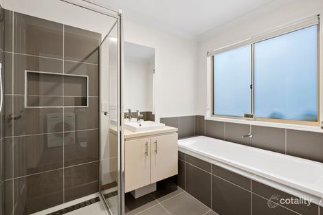 42 Arlington Ave, Pakenham, VIC 3810