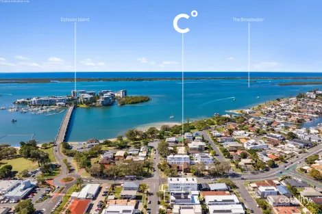 Property photo of 22 Milton Avenue Paradise Point QLD 4216