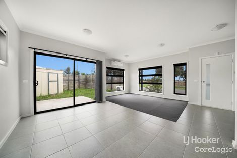 16 Inlet St, Roxburgh Park, VIC 3064