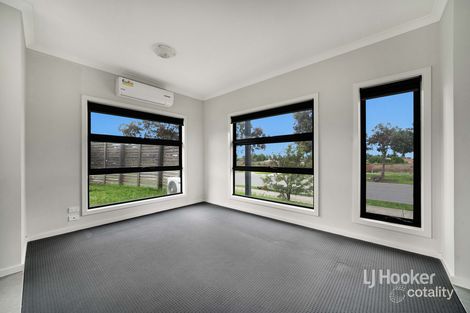 Property photo of 16 Inlet Street Roxburgh Park VIC 3064