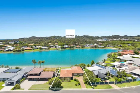 17 Cyclades Cres, Currumbin Waters, QLD 4223