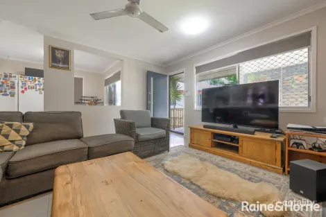 Property photo of 18 John Dory Drive Toolooa QLD 4680