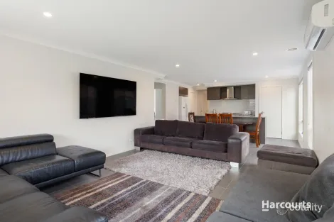 Property photo of 13 Gateau Drive Werribee VIC 3030