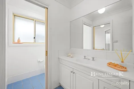 Property photo of 24A Currans Hill Drive Currans Hill NSW 2567