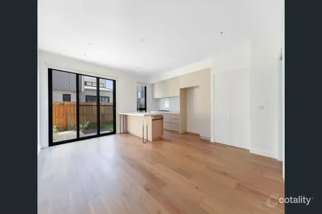 Property photo of 39 Rosevae Crescent Keysborough VIC 3173