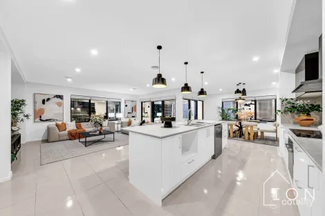 Property photo of 47 Littleshore Crescent Clyde North VIC 3978