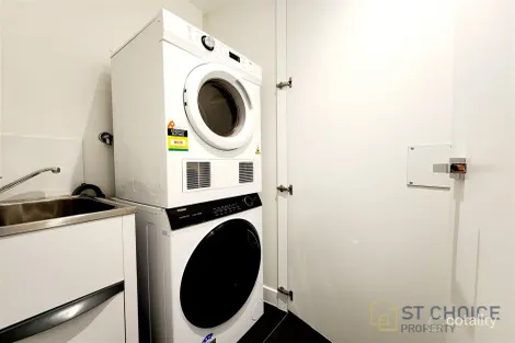 Property photo of 1707/241 Harbour Esplanade Docklands VIC 3008