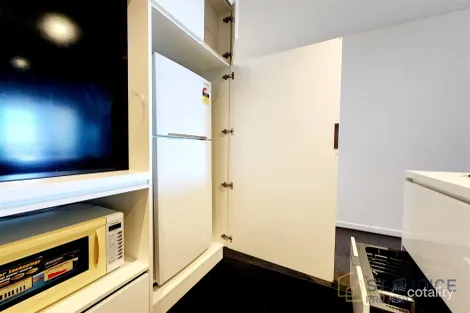 Property photo of 1707/241 Harbour Esplanade Docklands VIC 3008