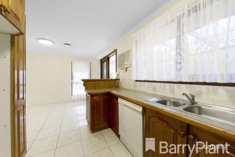 Property photo of 2 Delta Court Cranbourne VIC 3977
