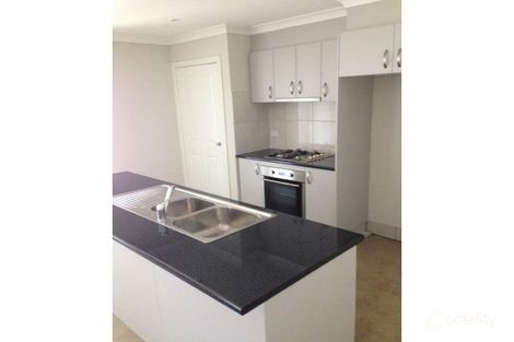 Property photo of 10 Middlesex Crescent Shepparton VIC 3630