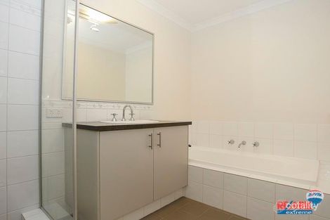 Property photo of 25 Conferta Link Banksia Grove WA 6031