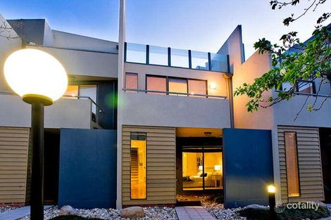 11/97-101 Cruikshank St, Port Melbourne, VIC 3207
