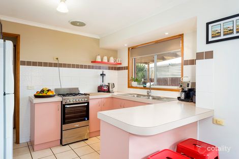Property photo of 11 Homestead Drive St Albans Park VIC 3219