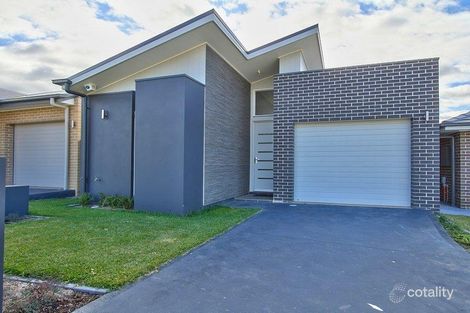 30 Lorikeet St, Gregory Hills, NSW 2557