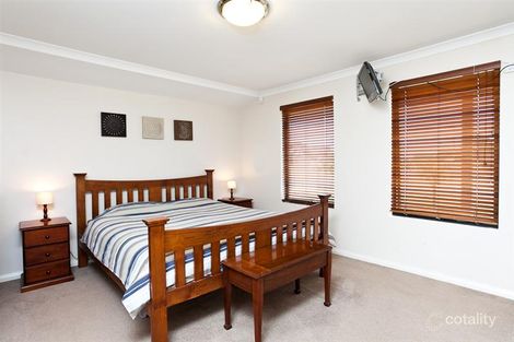 Property photo of 12 Glastonbury Way Wattle Grove WA 6107