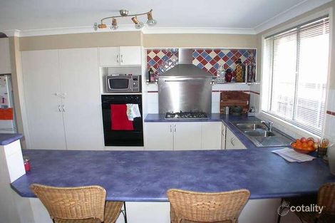 Property photo of 2 Patrick Place Currans Hill NSW 2567