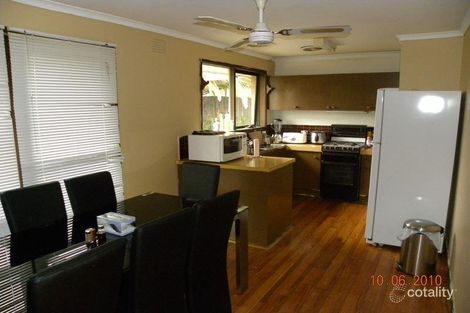 Property photo of 7 Mossvale Close Endeavour Hills VIC 3802