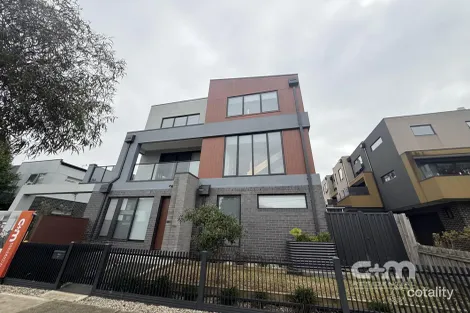1/96 SNELL GR, OAK PARK, VIC 3046
