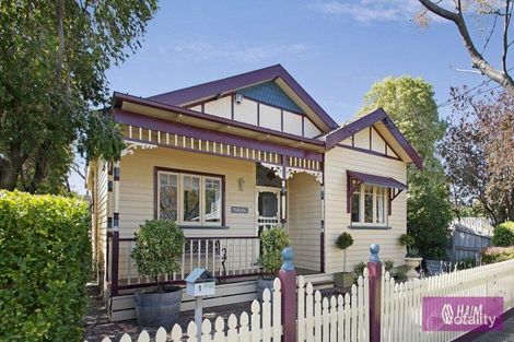 Property photo of 1 Oakleigh Crescent Ormond VIC 3204